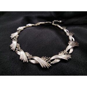 Rare Find Vintage 1950s TRIFARI Signed Silver Tone Choker Necklace
